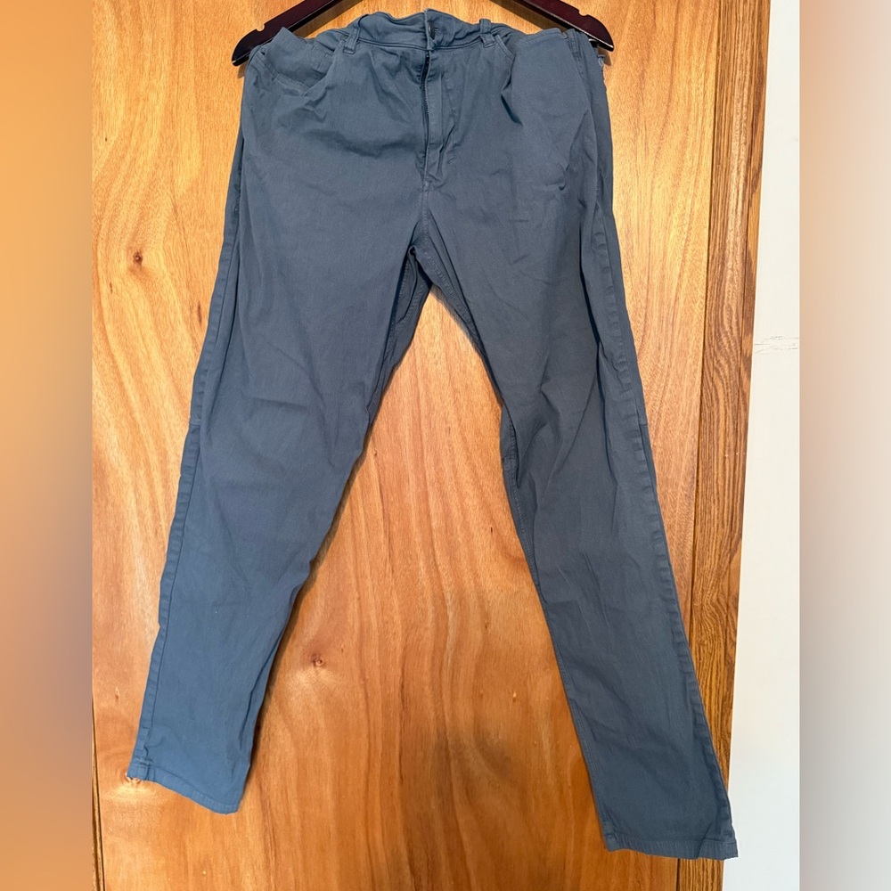 lululemon athletica Men's Gray Chinos